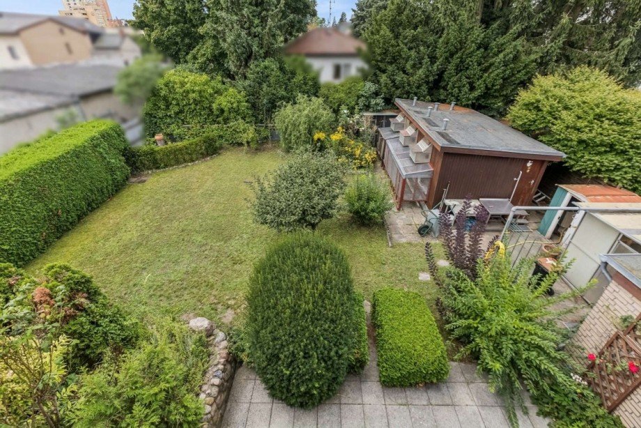 Blick in den Garten Einfamilienhaus Berlin