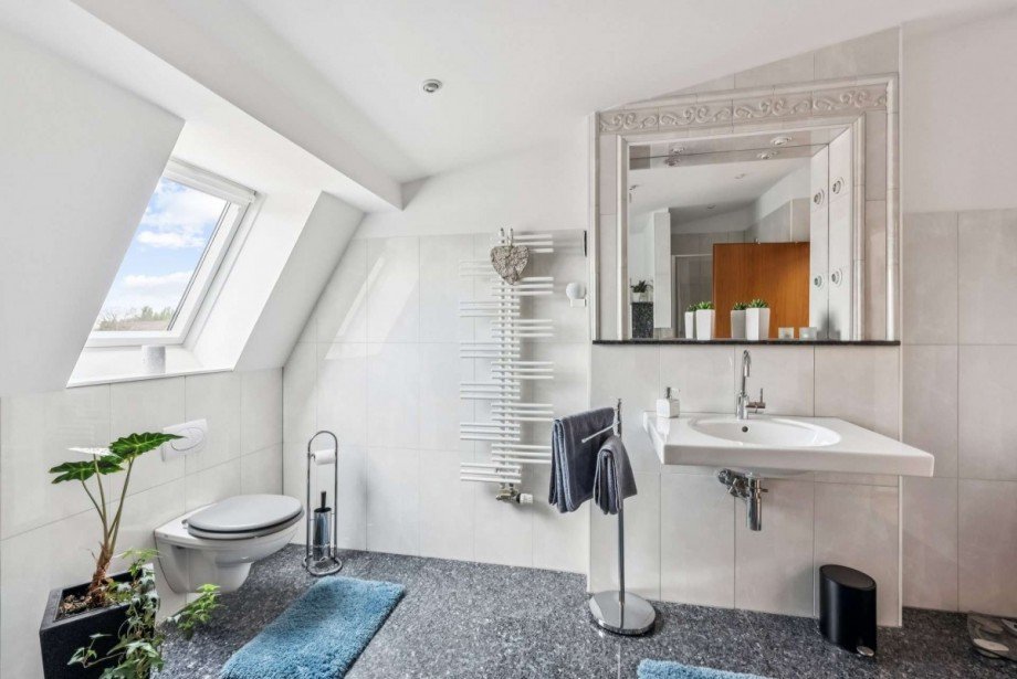 Badezimmer DG Zweifamilienhaus Berlin