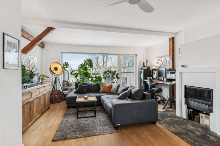 Wohnzimmer Berlin Dachgeschosswohnung Dachgeschoss-Highlight mit 3 Zimmern, Kamin & gro�er Terrasse im Herzen von Steglitz