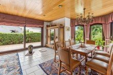 Wohnzimmer Sch�nes Ein- bis Zweifamilienhaus von Weber mit Sauna, Garage und Vollkeller