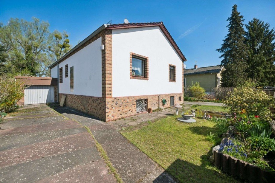 Stra�enansicht Einfamilienhaus Berlin