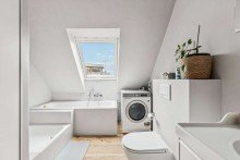 Badezimmer Dachgeschoss-Highlight mit 3 Zimmern, Kamin & gro�er Terrasse im Herzen von Steglitz