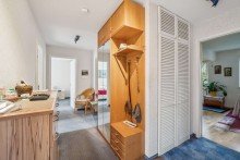 Flur Sehr h�bsche 3-Zimmer Eigentumswohnung mit Balkon und Tiefgarage