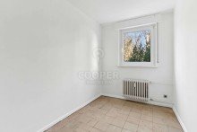 Zimmer Frisch renovierte 2-Zimmer Erdgeschosswohnung mit Balkon