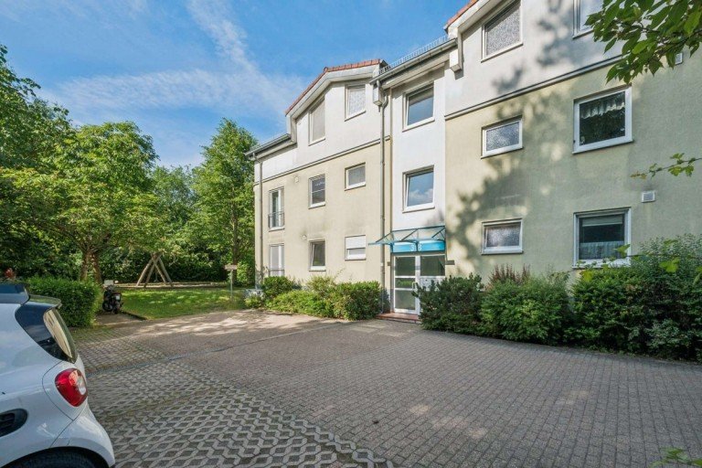 Au�enansicht Teltow Etagenwohnung Sehr h�bsche 3-Zimmer Eigentumswohnung mit Balkon und Tiefgarage