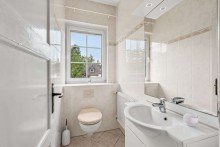 WC OG Mehrgenerationenhaus mit Tradition auf einem park�hnlichen Gartengrundst�ck