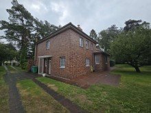 R�ckansicht Mehrgenerationenhaus mit Tradition auf einem park�hnlichen Gartengrundst�ck