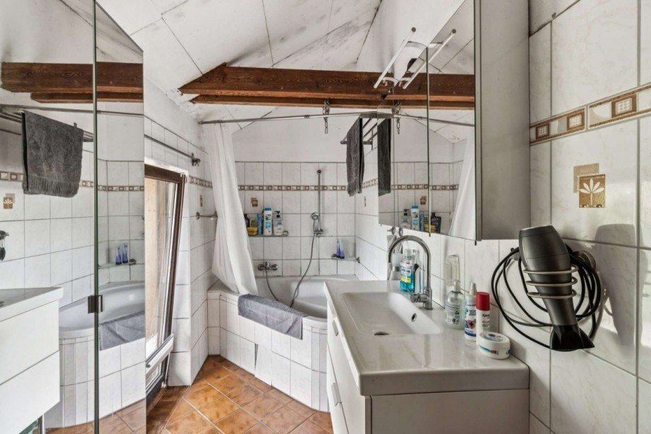 Bad OG Zweifamilienhaus Wiesenaue