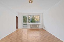 Wohnzimmer Frisch renovierte 2-Zimmer Erdgeschosswohnung mit Balkon