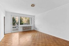 Wohnzimmer Frisch renovierte 2-Zimmer Erdgeschosswohnung mit Balkon