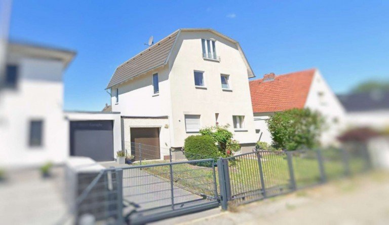 Stra�enansicht Berlin Zweifamilienhaus Ein Haus, viele M�glichkeiten - Perfekt f�r Familien & Mehrgenerationenwohnen