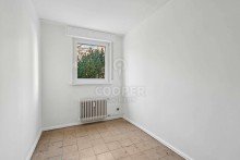 Zimmer Frisch renovierte 2-Zimmer Erdgeschosswohnung mit Balkon