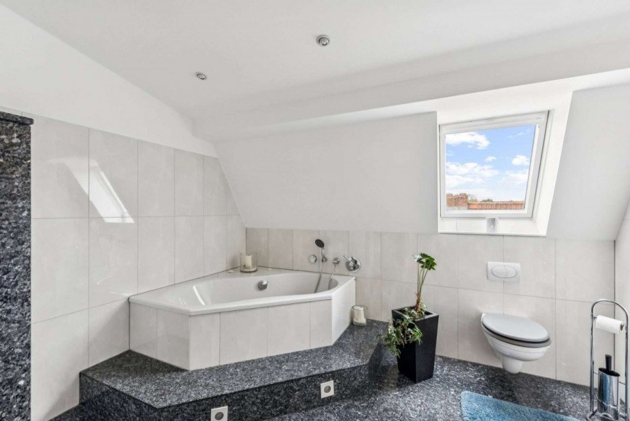 Badezimmer DG Zweifamilienhaus Berlin