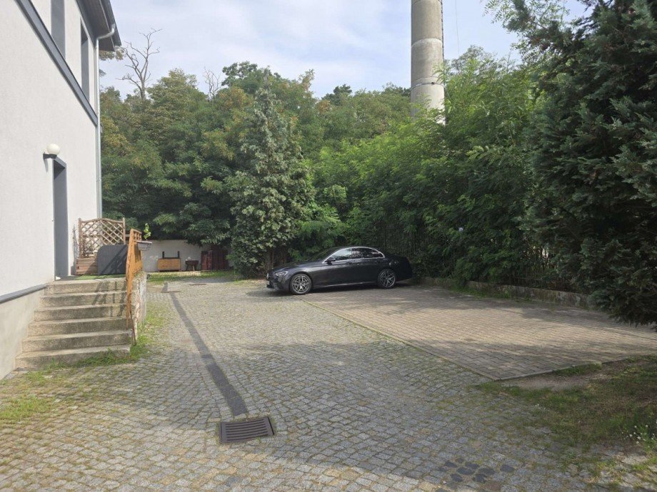 Mieter Parkpl�tze Mehrfamilienhaus Premnitz