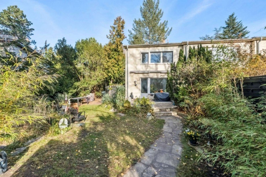 Blick von S�den Reihenendhaus Berlin