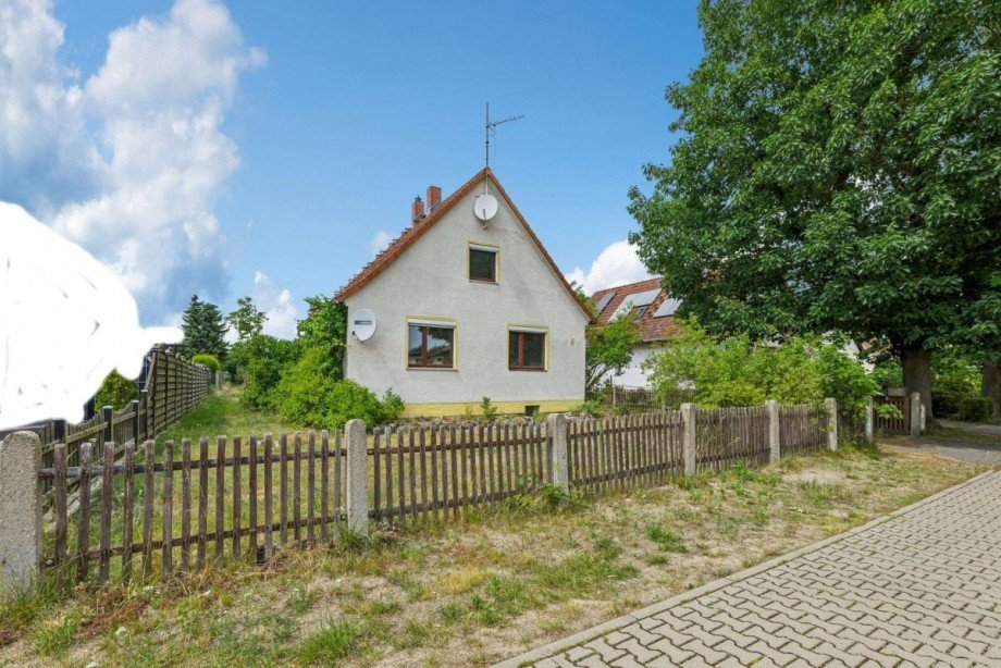 Stra�enansicht Einfamilienhaus Premnitz