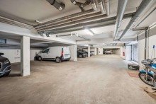 Tiefgaragenstellplatz Sehr h�bsche 3-Zimmer Eigentumswohnung mit Balkon und Tiefgarage