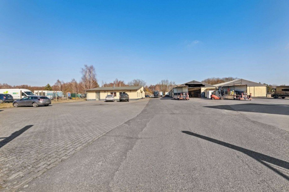 Hof Halle / Lager / Produktion L�wenberger Land