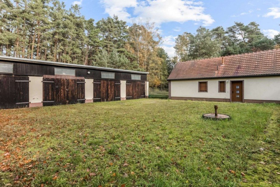 Hof Einfamilienhaus Borkwalde