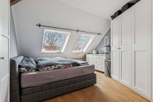 Schlafzimmer Dachgeschoss-Highlight mit 3 Zimmern, Kamin & gro�er Terrasse im Herzen von Steglitz