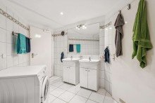 Badezimmer Souterrain Attraktive 5,5-Zimmer-Maisonettewohnung mit Balkon in ruhiger Lage