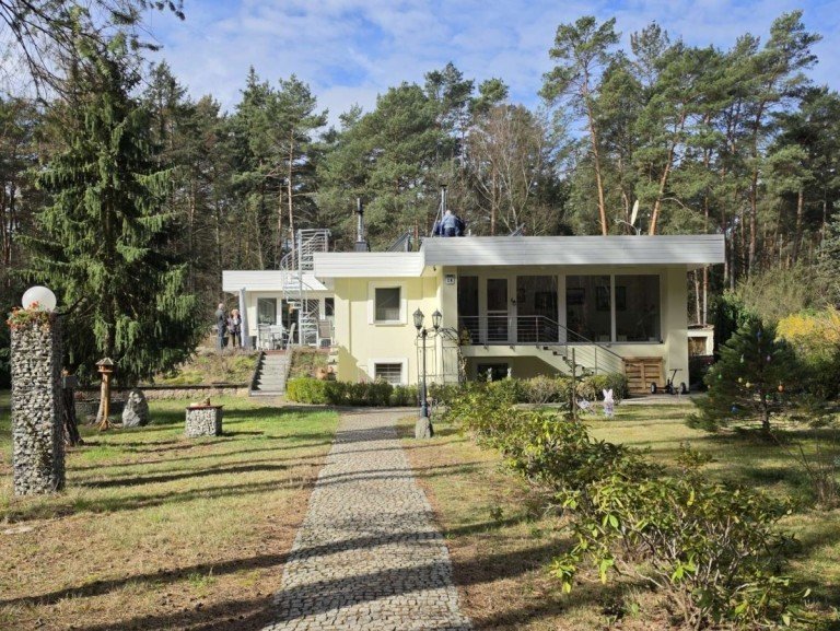 Au�enansicht Borkheide Einfamilienhaus Imposantes 1-2 Familienhaus mit Gewerbeeinheit und Doppelgarage auf gro�em Grundst�ck