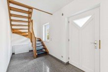 Treppe Modernes und familienfreundliches Einfamilienhaus mit gro�em Garten